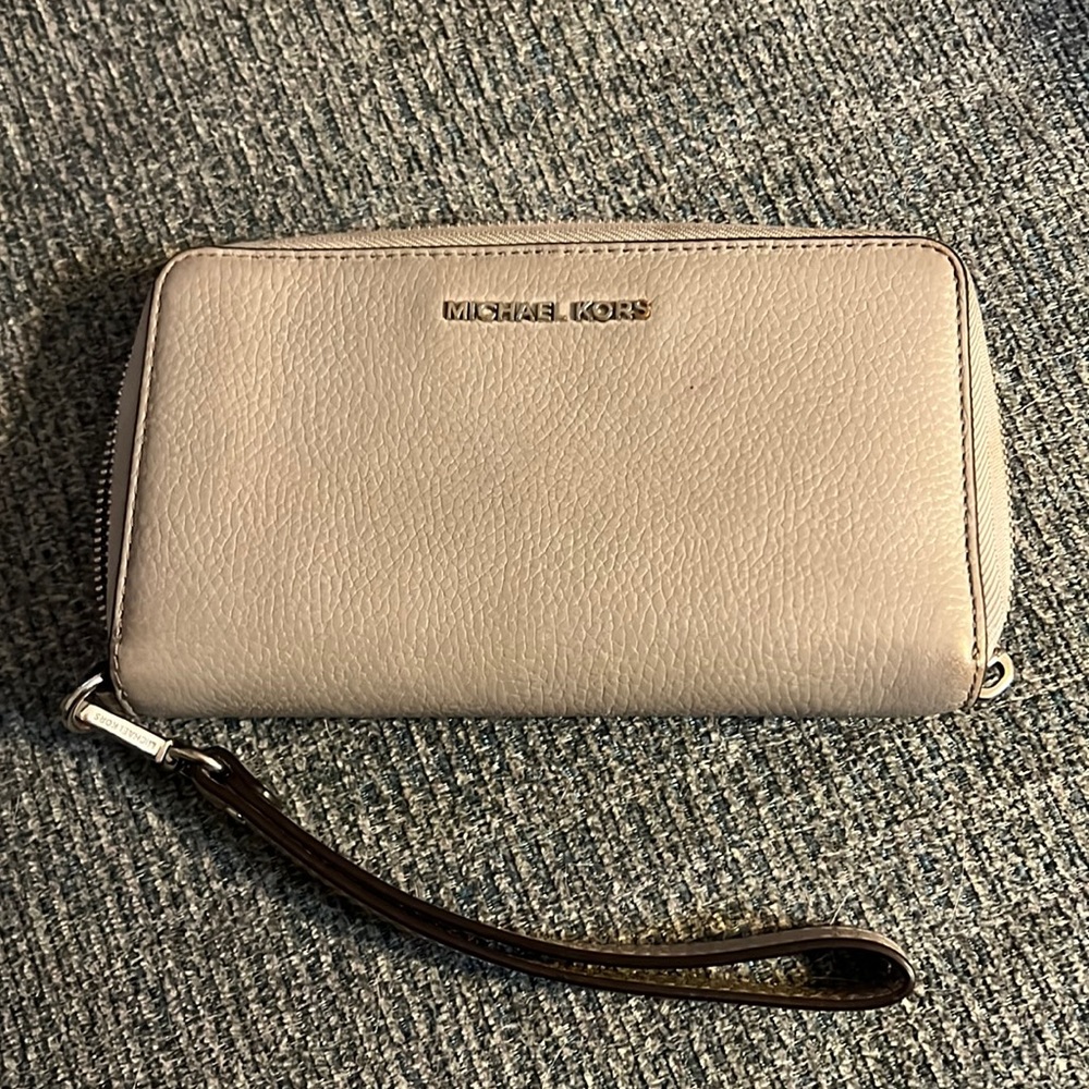 Michael Kors wristlet